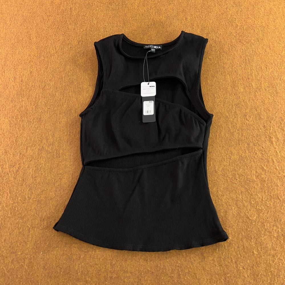 Fashion Nova Womens Large Black Ribbed Cutout Sleeveless Top NWT